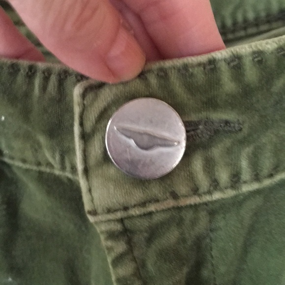 Green corduroy pants — BCBG - Picture 3 of 6